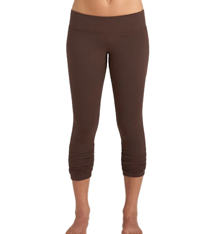 Beyond Yoga Essential Gathered Yoga Capris Chocolate