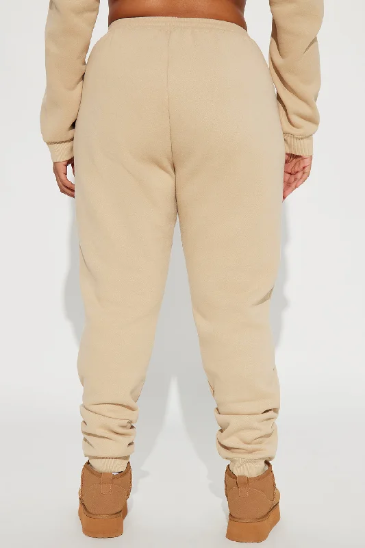 Players Club Puff Print Jogger - Sand